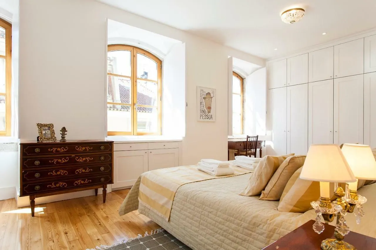 Chiado 4-Bedroom Flat Lisboa Apartmán