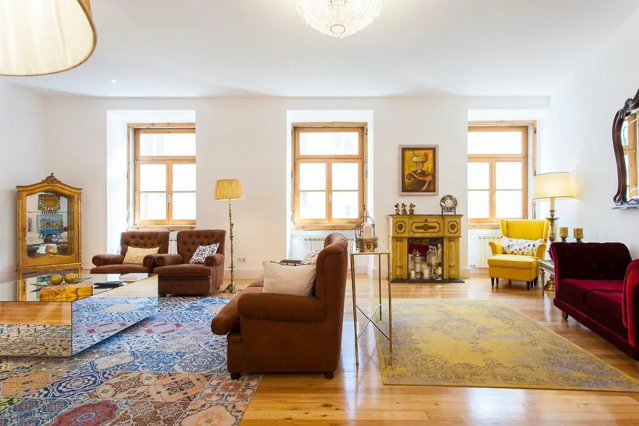 Chiado 4-Bedroom Flat Lisbon Apartment