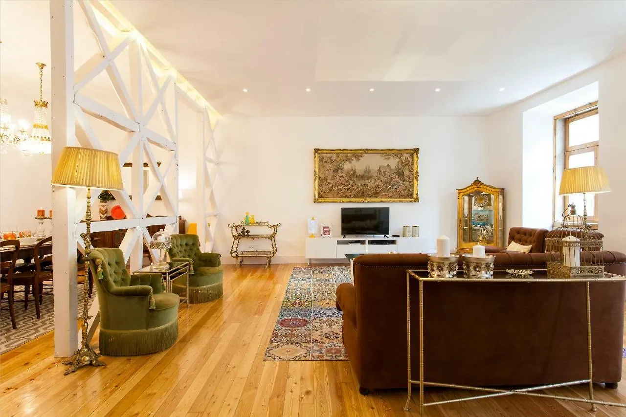 Chiado 4-Bedroom Flat Lisbon 0*,